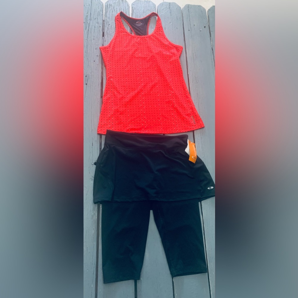 Reebok‎ Red Racerback Activewear Sleeveless Shirt - Picture 3 of 6